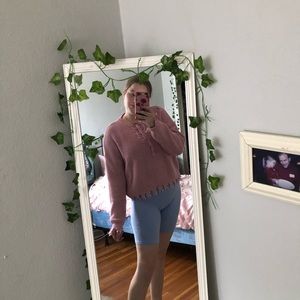 Cute and comfy sweater. Color: Pink. Size: Medium.